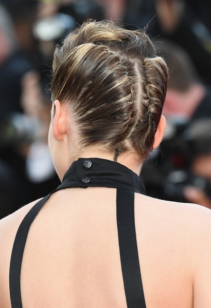 Kristen Stewart "chuẩn men" dự LHP Cannes - 11
Kristen Stewart thay đổi kiểu tóc một chút so với cuộc họp báo trước đó