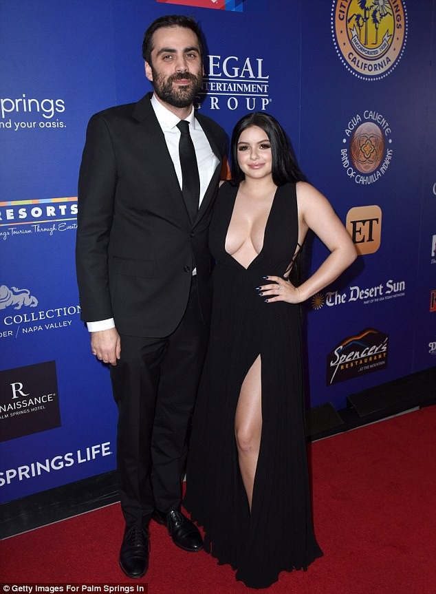 Ariel Winter khoe ngực khủng, da trắng mịn - 7
Cô cũng tập gym chăm chỉ hơn để có vóc dáng săn chắc và khỏe khoắn.