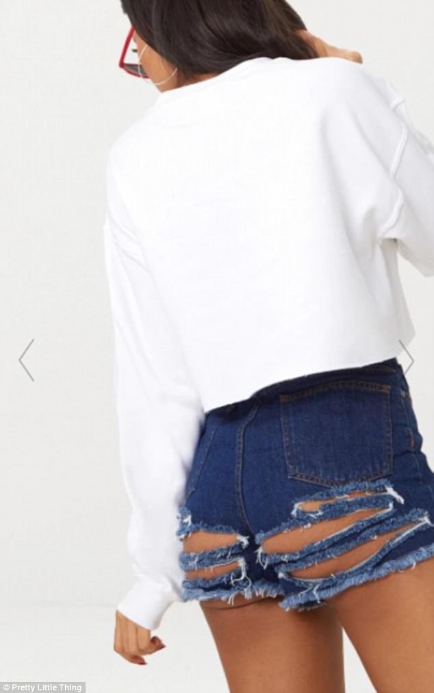 “Đứng tim” với quần short denim “thoáng mát” ngày hè - 2 Mẫu thiết kế kiệm vải nhưng cũng có mức giá “thân thiện” nên đã nhanh chóng cháy hàng. Mùa hè, mùa của những lễ hội âm nhạc, khi tới với các lễ hội này, quần short denim là một lựa chọn thời trang rất đỗi phổ biến với các cô gái trẻ ở Mỹ.