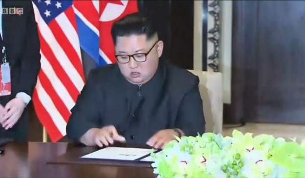Lãnh đạo Mỹ - Triều ăn trưa, tản bộ và ký kết thỏa thuận "rất quan trọng" - 5 Lãnh đạo Mỹ - Triều ăn trưa, tản bộ và ký kết thỏa thuận "rất quan trọng" - 5
