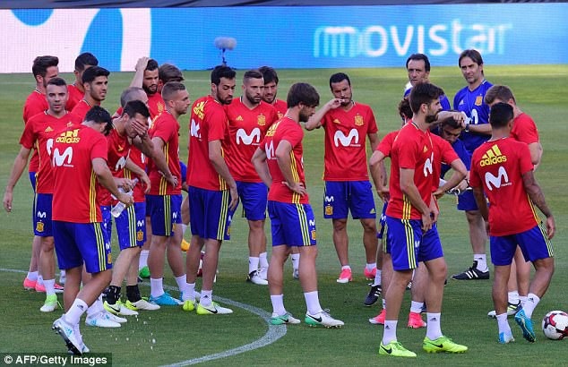 Bổ nhiệm HLV Lopetegui, Real Madrid phá hỏng đội tuyển Tây Ban Nha? - 4
Liệu HLV Lopetegui có ưu ái cầu thủ Real Madrid tại World Cup 2018?