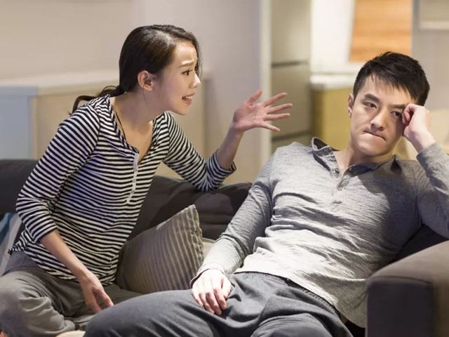 Anh trai nợ tiền 3 lần chưa trả, vợ nói một câu cạn tình tới lạnh người - 1 Vợ tôi nhiếc móc về chuyện anh trai chưa trả tiền đã vay thêm. Ảnh minh họa