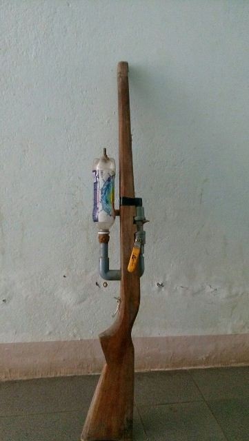 Sửa súng tự chế, nam sinh lớp 9 bị đạn găm vào đầu tử vong - 1 Khẩu súng do em Sỹ tự chế. (Ảnh Công an Quảng Nam)