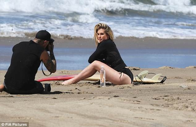 
Cô con gái của Alec Baldwin chia sẻ: Tôi tự đi cai nghiện tại Soba trong hai tuần để tìm lại cuộc sống. Tôi không phải là người thường xuyên tiệc tùng nhưng tôi đi cai nghiện vì gặp một số vấn đề về cảm xúc và tôi cần những liệu pháp tâm lý nghiêm túc để có thể bình phục.
