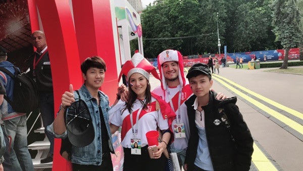 Du học sinh Việt tại Nga hừng hực giữa "chảo lửa" World Cup khiến bạn bè quê nhà ghen tị - 9 Du học sinh Việt tại Nga hừng hực giữa "chảo lửa" World Cup khiến bạn bè quê nhà ghen tị - 9