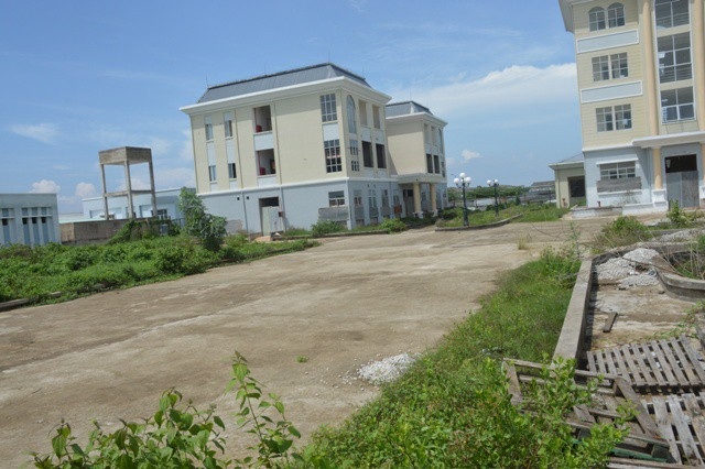 Hoang vắng công trình tiền tỷ phục vụ nông dân tại Sóc Trăng! - 5 Hoang vắng công trình tiền tỷ phục vụ nông dân tại Sóc Trăng! - 5