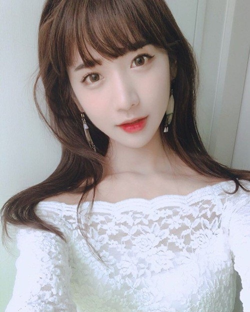 Hot girl Hàn Quốc livestream vài phút kiếm được gần 70 triệu đồng - 2 Hot girl Hàn Quốc livestream vài phút kiếm được gần 70 triệu đồng - 2