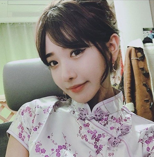 Hot girl Hàn Quốc livestream vài phút kiếm được gần 70 triệu đồng - 4 Hot girl Hàn Quốc livestream vài phút kiếm được gần 70 triệu đồng - 4