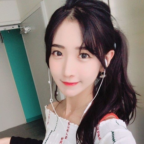 Hot girl Hàn Quốc livestream vài phút kiếm được gần 70 triệu đồng - 5 Hot girl Hàn Quốc livestream vài phút kiếm được gần 70 triệu đồng - 5