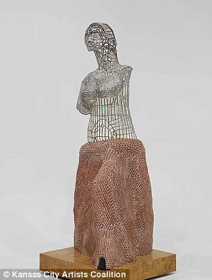 Nguy cơ mất 3 tỷ đồng vì một giây vui đùa của con - 1
Tác phẩm Aphrodite di Kansas City trước khi gặp sự cố.
