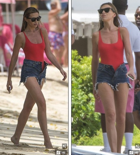 Thân hình nóng bỏng của gái ba con Abbey Clancy - 10
Abbey Clancy sải bước trên bãi biển như đang đi trên sàn catwalk.