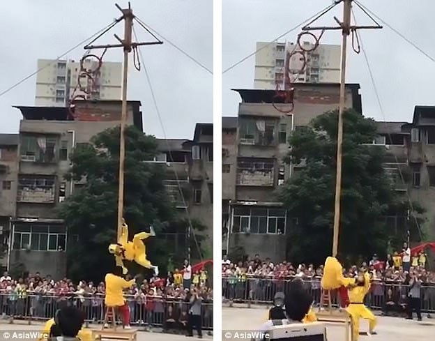 “Tôn Ngộ Không” rơi ngã từ độ cao 10m - 2 Cú ngã đã khiến nghệ sĩ xiếc phải khâu bốn mũi vì một vết rách.