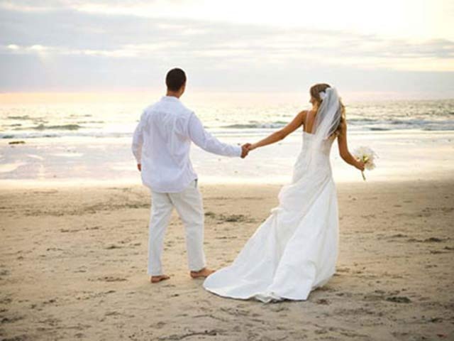 Cuộc hôn nhân như địa ngục với người chồng kém 16 tuổi - 1 Đi bước nữa với tình trẻ, tôi không ngờ cuộc sống quá tồi tệ. Ảnh minh họa