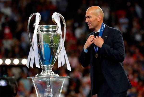 HLV Zidane rời Real Madrid: Khi thành công là… “liều thuốc độc” - 1 Để đổi lấy thành công, Zidane đã chịu rất nhiều áp lực
