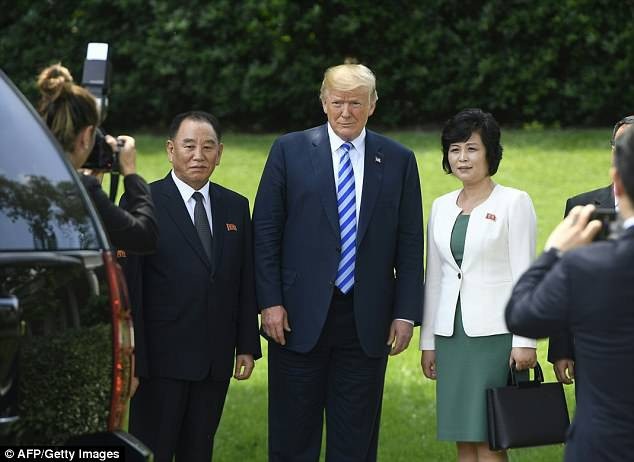 Ông Trump tiếp "trùm" tình báo Triều Tiên tại Nhà Trắng - 12 Ông Kim Yong-chol được xem là “cánh tay phải” của nhà lãnh đạo Kim Jong-un, từng giữ nhiều vị trí quan trọng trong lực lượng tình báo, quân đội và chính quyền Triều Tiên. (Ảnh: AFP)