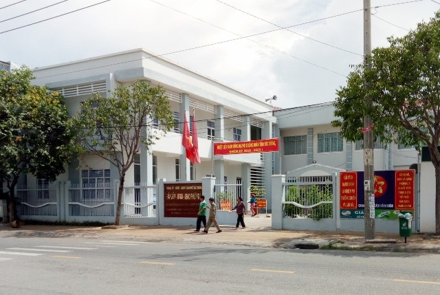 Chứng thực sai, dân khiếu nại nhưng không xử lý cán bộ tại Sóc Trăng - 2 UBND phường 3, TP Sóc Trăng, nơi xác định cán bộ chứng thực chưa đảm bảo theo quy định.
