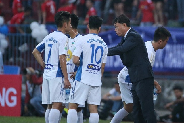Bầu Đức chi tiền sắm ngoại binh giúp HA Gia Lai lọt top 5 V-League - 1
HA Gia Lai cần tăng cường lực lượng ở giai đoạn tới tại V-League