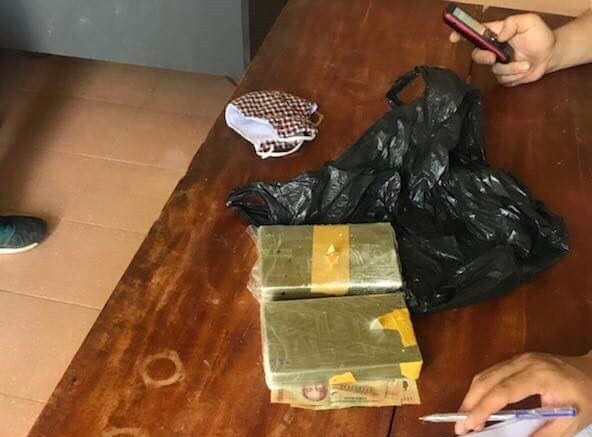 Bắt 2 đối tượng, thu giữ 2 bánh heroin - 3 Tang vật vụ án.