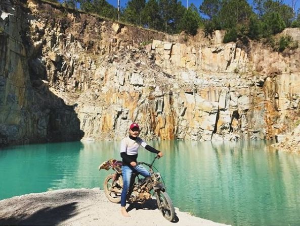 Do địa hình khá hiểm trở nên khi đây tham quan, chụp ảnh bạn cần chú ý an toàn, nên đi theo nhóm đông người.