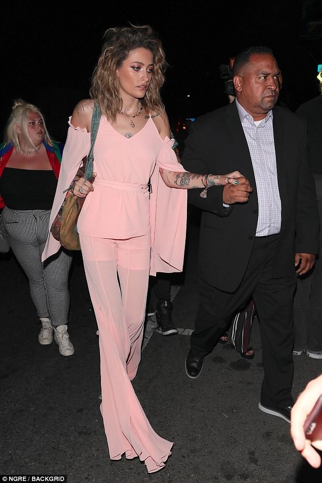 Paris Jackson trẻ đẹp hút hồn - 1
Paris Jackson dự tiệc do Paris Hilton tổ chức tối 20/6 vừa qua