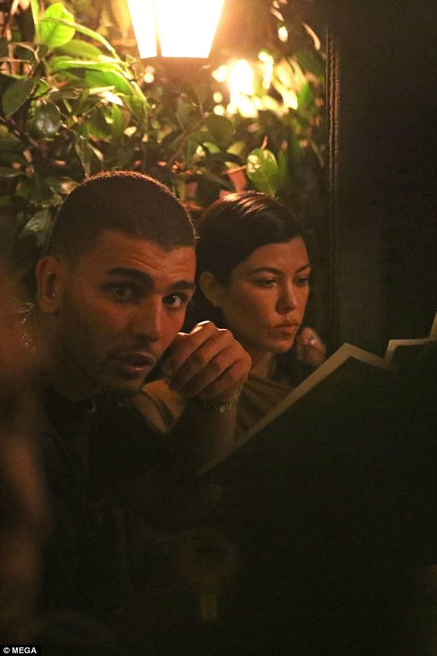 Kourtney Kardashian đẹp đôi bên bạn trai kém 14 tuổi - 12
Trên trang cá nhân, Younes cũng thường xuyên bày tỏ tình cảm và sự ngưỡng mộ với bạn gái hơn tuổi.