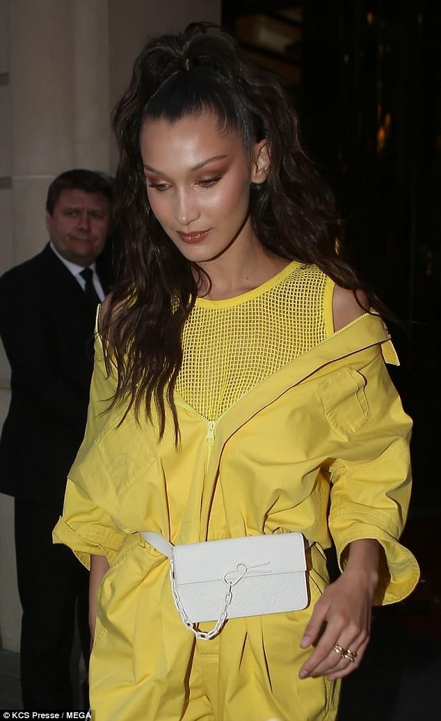 
Cô không phải người duy nhất chuộng tông màu này những ngày gần đây
