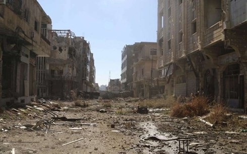 Giao tranh dữ dội tại Tây Nam Syria, hàng nghìn người tháo chạy - 1
Thành phố Deraa tan hoang sau các cuộc giao tranh. Ảnh: Reuters