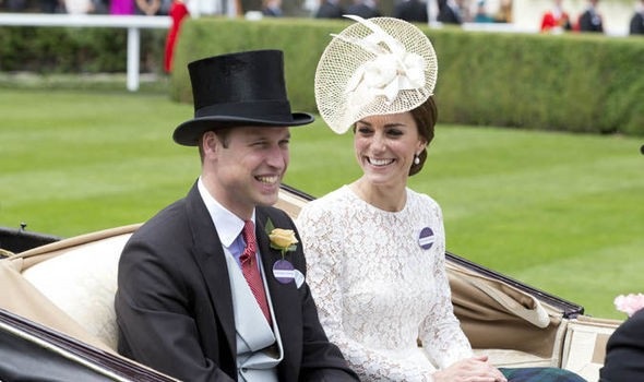 Người đẹp khoe ngực khủng, mũ đẹp đi xem đua ngựa - 6
Công nương Kate Middleton và chồng