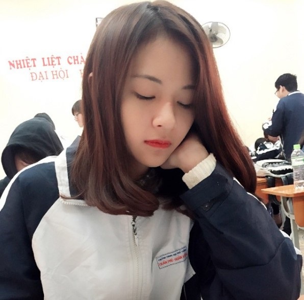 Quán quân The Face “đủ tiền mua 2 nhà”, chi nửa tỷ đồng mua quần áo mỗi tháng - 1 Phí Phương Anh sinh ngày 16/9/1997 và đến từ Hà Nội.