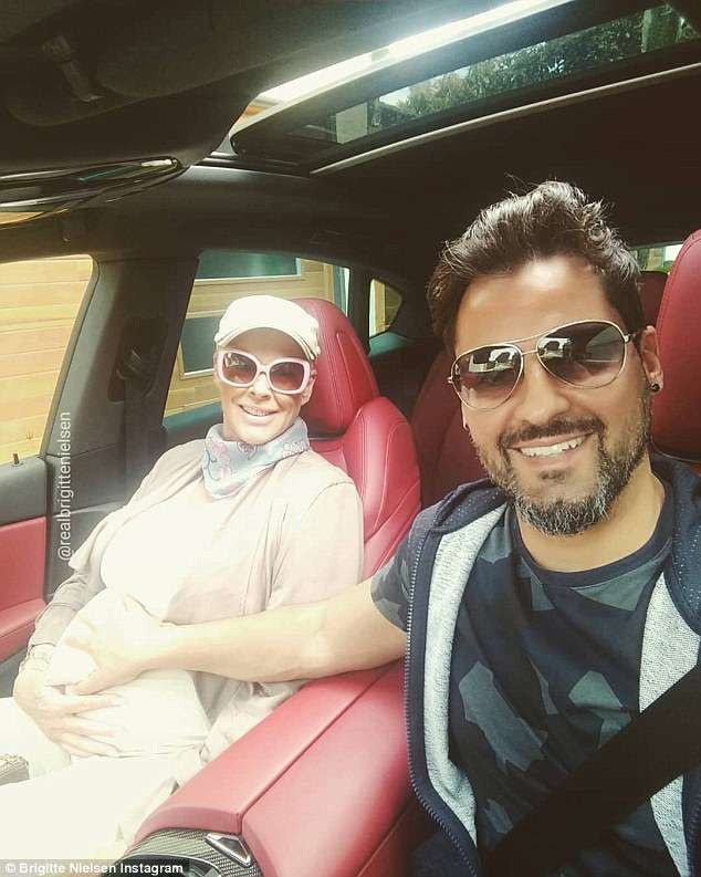 Vợ cũ Sylvester Stallone sinh con ở tuổi 54 - 2
Đây là con thứ 5 của Brigitte Nielsen nhưng là con đầu tiên của cô với chồng 39 tuổi Mattia Dessì