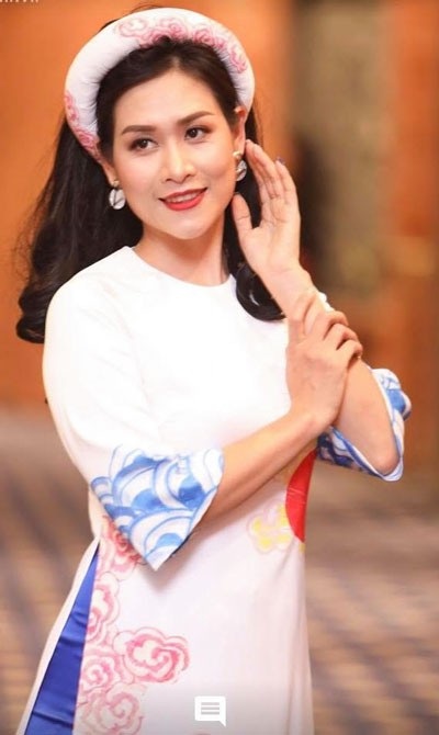 Nguyệt của “Phía trước là bầu trời” đưa hai con đi trình diễn thời trang - 1 Diễn viên Hà Hương tham gia trình diễn thời trang...