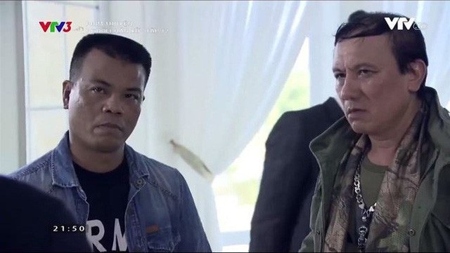 Võ sư “Người phán xử” bị khởi tố; phục hồi điều tra Hoa hậu Trương Hồ Phương Nga - 3 Thông tin về Nguyễn Mạnh Hùng khiến giới nghệ sĩ hết sức bất ngờ. “Nguyễn Mạnh Hùng là đệ tử của một cậu đệ tử của tôi vì thế chúng tôi không chơi chung. Khi đóng phim “Người phán xử”, tôi thấy Nguyễn Mạnh Hùng là một người bình thường, lễ phép và cũng thích phim ảnh... Sự việc đáng tiếc của Nguyễn Mạnh Hùng tôi cũng mới nắm được thông qua báo chí. Tôi không quan tâm lắm về điều này nên cũng không có bình luận gì cả”, võ sư đóng vai Huy Kình cho biết.