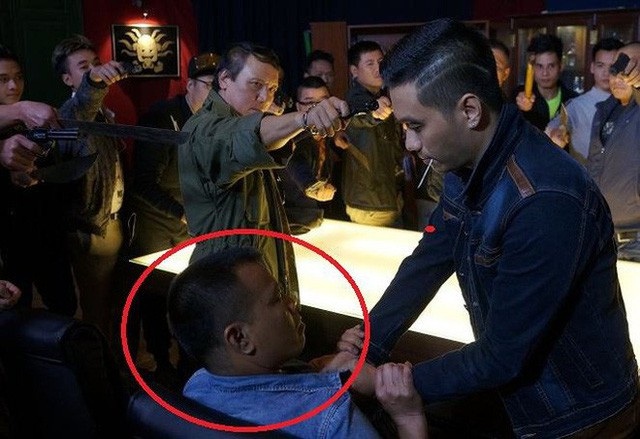 Võ sư “Người phán xử” bị khởi tố; phục hồi điều tra Hoa hậu Trương Hồ Phương Nga - 5 Diễn viên Việt Anh cho rằng, Nguyễn Mạnh Hùng không chỉ tham gia cùng anh phim Người phán xử mà còn từng đóng chung phim Khi đàn chim trở về. Tiếp xúc trong quá trình đóng phim cùng, diễn viên Việt Anh thấy Nguyễn Mạnh Hùng là người ít nói, không có gì ngổ ngáo táo tợn. Cá nhân anh cảm thấy khó hiểu vì không hiểu sao một người như Nguyễn Mạnh Hùng lại có những hành vi vi phạm pháp luật như thế.