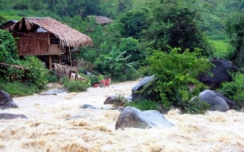 Mưa lũ ở Lai Châu: 1 cụ bà mất tích, 6 người bị thương - 1 Mưa lũ làm một cụ bà mất tích, 6 người bị thương (ảnh minh họa-báo Công Lý).