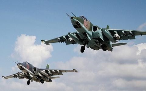 Nga rút máy bay về nước trước quyết định nóng của Mỹ tại Syria - 1
Cường kích Nga.