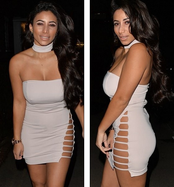 Hai người đẹp bỏ quên nội y với váy cắt xẻ táo bạo - 4 
Cô khoe thân hình nóng bỏng một cách rất tự tin