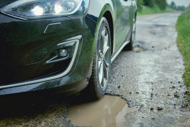 Ford Focus được trang bị hệ thống phát hiện ổ gà - 1 Ford Focus được trang bị hệ thống phát hiện ổ gà - 1