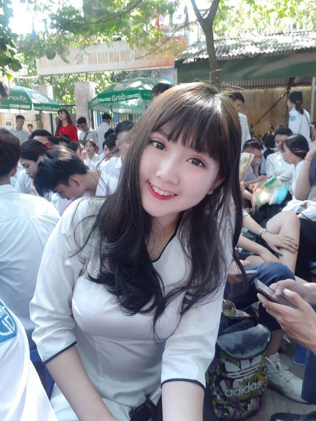 Những nữ sinh xinh xắn tại cuộc thi tài sắc sinh viên Imiss Thăng Long 2018 - 20
Đinh Xuân Hòa