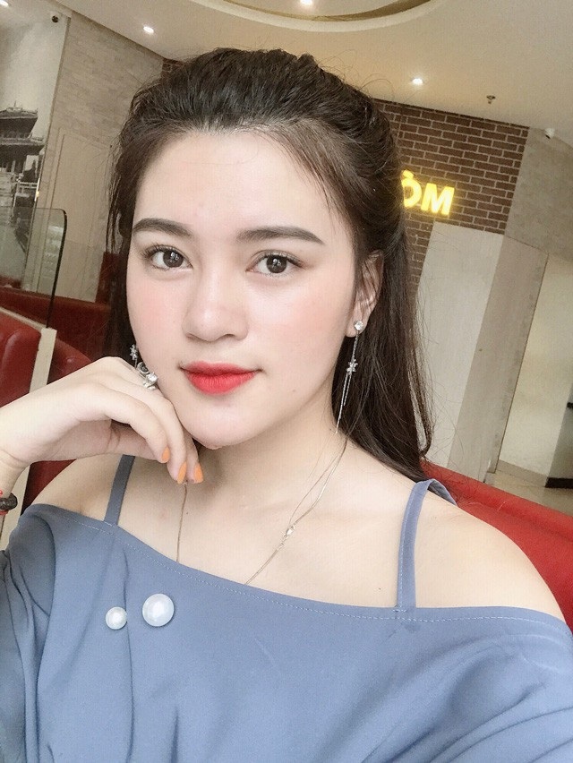 Những nữ sinh xinh xắn tại cuộc thi tài sắc sinh viên Imiss Thăng Long 2018 - 11
Tạ Thị Linh