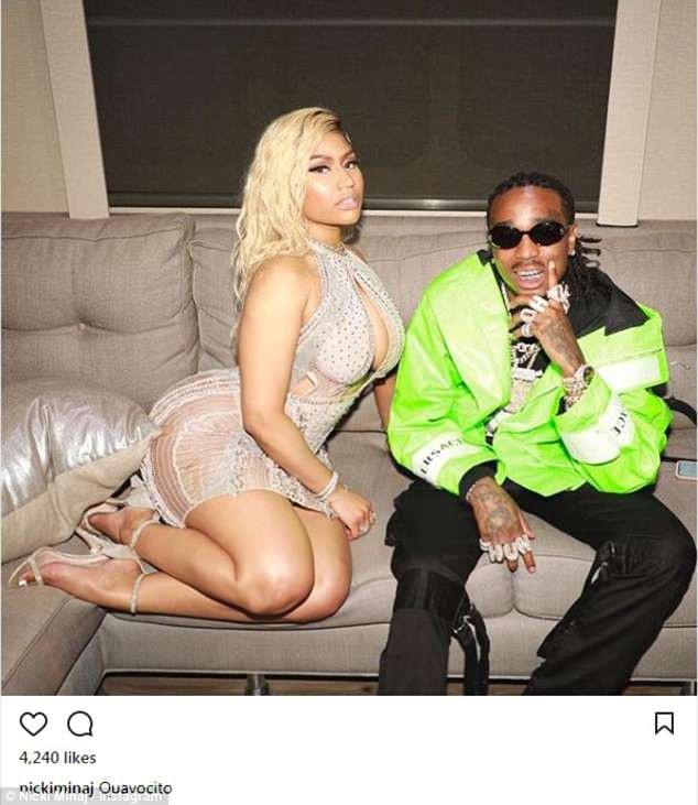 
Nicki Minaj không quên khoe ảnh gợi cảm trên trang cá nhân
