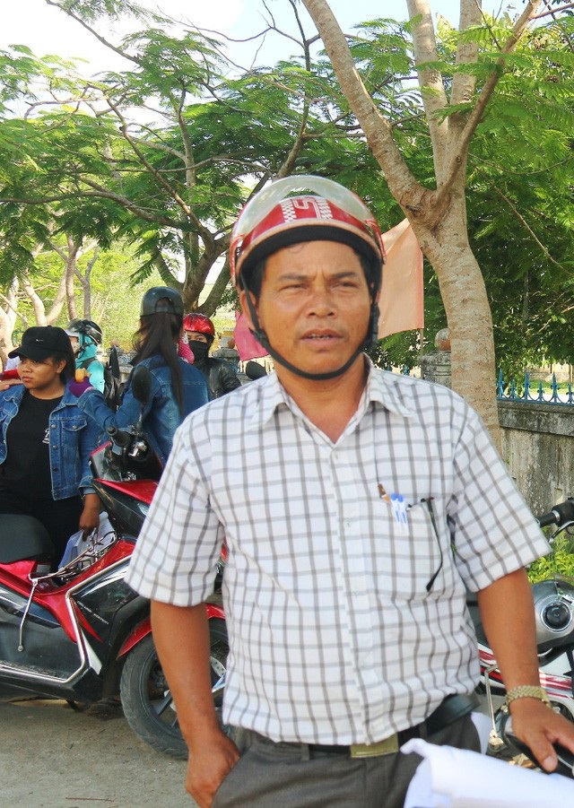 Nhiều thí sinh dân tộc thiểu số 6X, 7X quyết tâm vượt “vũ môn” - 2 Thí sinh 54 tuổi Hồ Ngọc Tú lần thứ 2 đi thi tốt nghiệp THPT Quốc gia