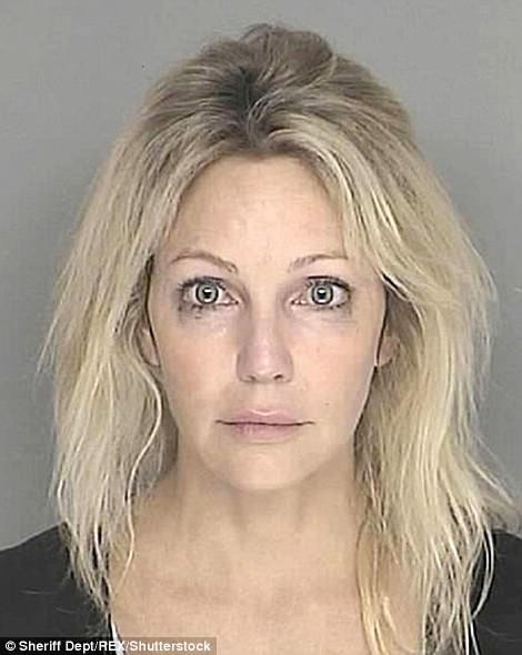 Heather Locklear bị bắt và phải chi 20 nghìn USD tiền bảo lãnh - 6
Năm 2008, cô bị bắt vì tội lái xe trong tình trạng không tỉnh táo