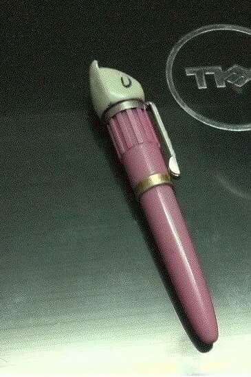 Bộ sưu tập những món đồ gợi nhớ ký ức học trò thế hệ 8x - 4 Bút máy con mèo là cây bút đắt giá lúc bấy giờ