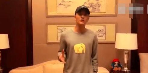 Giả Nãi Lượng vẫn im bặt trước scandal ngoại tình của vợ - 1
Hình ảnh mới nhất của Giả Nãi Lượng trên trang cá nhân của anh sau scandal ngoại tình của vợ được đăng tải trong tháng 6/2018.