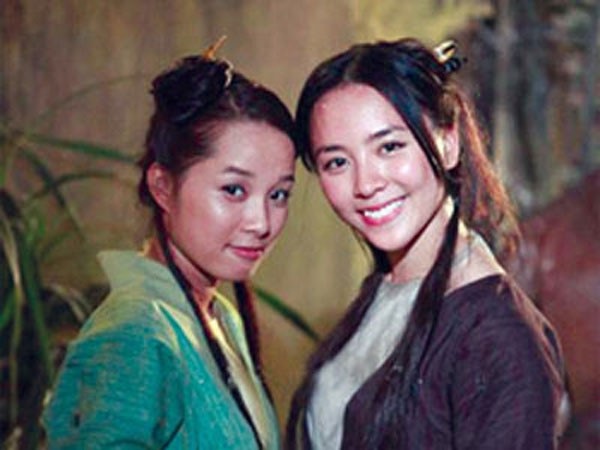 Người đẹp Việt từ chối vai diễn “để đời” vì… cảnh nóng - 3 Á hậu Thiên Lý (phải) trong vai nguyên phi Trần Thị Dung (Ảnh: đoàn phim cung cấp)