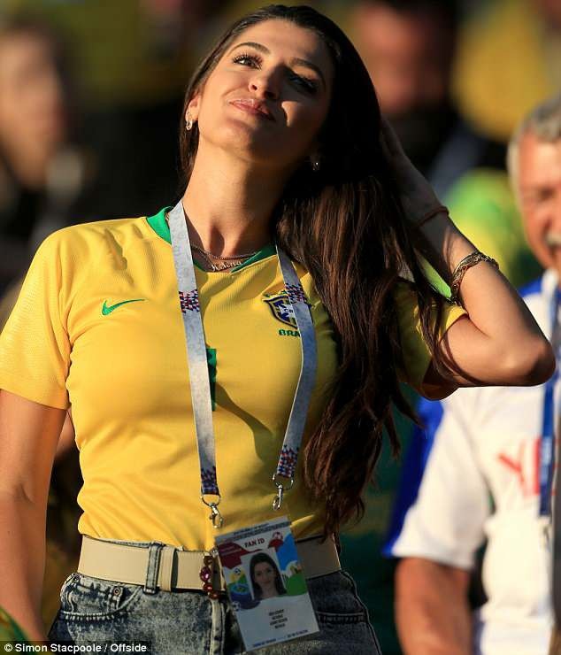 Dàn mỹ nhân của tuyển Brazil đẹp rực rỡ ăn mừng chiến thắng | Báo ...