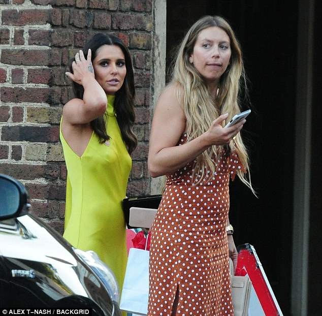 Cheryl "thả rông" vòng một ra phố - 4
Cô không xuất hiện bên bạn trai kém 10 tuổi Liam Payne trong bất cứ sự kiện nào 4 tháng gần đây