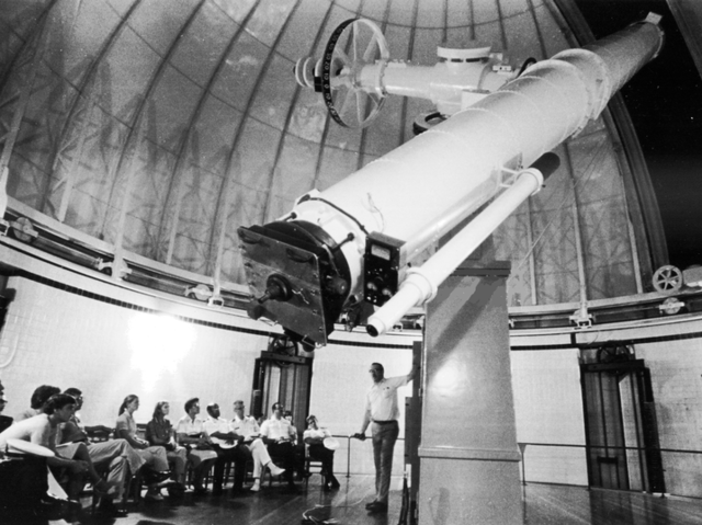 Ảnh hiếm về dinh thự của các phó tổng thống Mỹ - 2 Công trình Number One Observatory Circle được xây dựng từ năm 1893 và cách Nhà Trắng khoảng 4 km. Nó thuộc khu vực đài quan sát của Hải quân, nơi các nhà khoa học thường xuyên quan sát mặt trời, mặt trăng và các vì sao phục vụ mục đích khoa học. (Ảnh: Wikipedia)