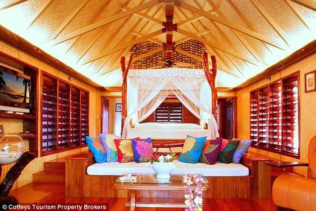 Chiêm ngưỡng resort hướng biển đang được rao bán giá 500 tỷ đồng - 3 Phong cách kiến trúc - nội thất của resort mang vẻ đẹp truyền thống của văn hóa bản địa.