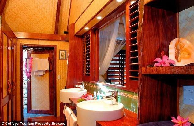 Chiêm ngưỡng resort hướng biển đang được rao bán giá 500 tỷ đồng - 9 Nội thất phòng tắm.